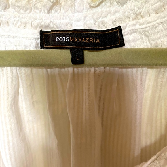 BCBGMAXAZRIA WHITE SEMI-SHEER TOP . - Picture 3 of 12